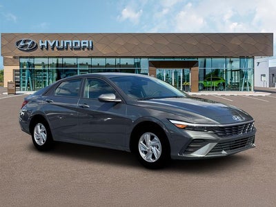 2026 Hyundai ELANTRA SE