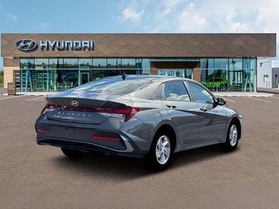 2026 Hyundai ELANTRA SE