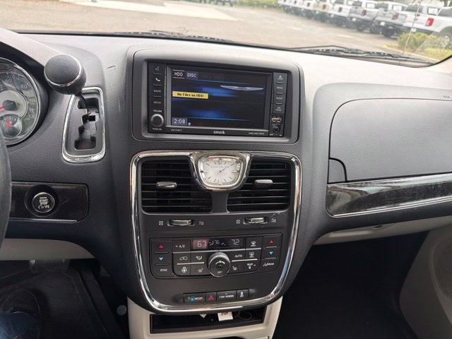 2015 Chrysler Town & Country Touring-L