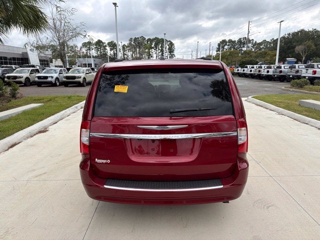 2015 Chrysler Town & Country Touring-L