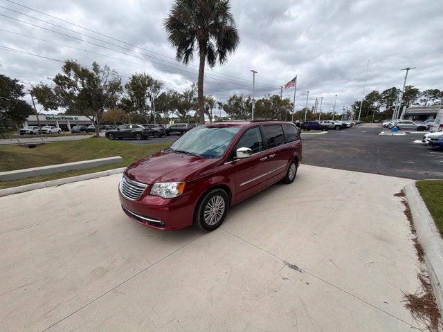 2015 Chrysler Town & Country Touring-L