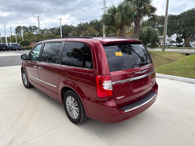 2015 Chrysler Town & Country Touring-L