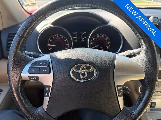 2011 Toyota Highlander SE