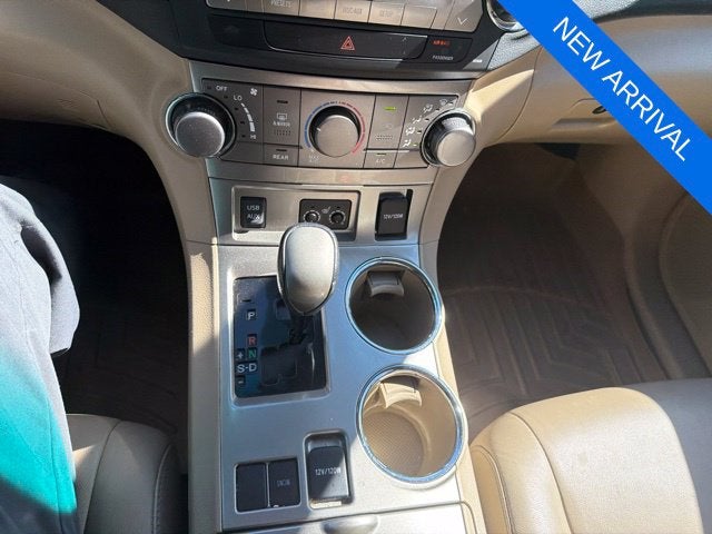 2011 Toyota Highlander SE