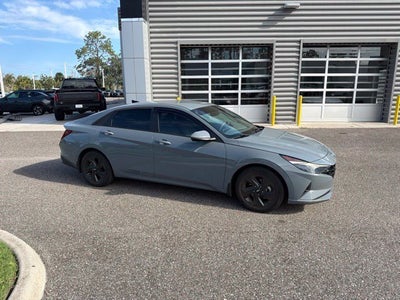 2022 Hyundai ELANTRA SEL