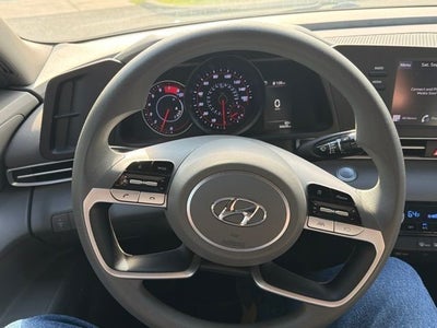 2022 Hyundai ELANTRA SEL