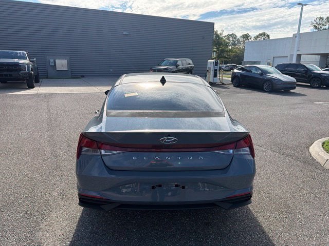 2022 Hyundai ELANTRA SEL
